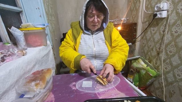 Сушу сухарики собачкам. смотреть онлайн