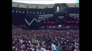 Queen - Another One Bites the Dust (Live At Wembley) (July 12, 1986)