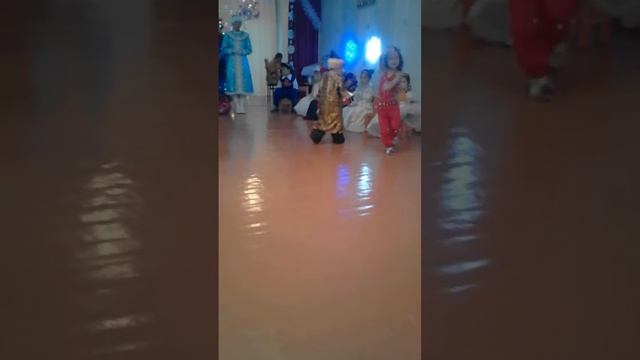 ТАНЕЦ ШАХА!КИС КИС. смотреть онлайн