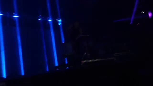 30 Seconds To Mars- Bright Lights (Intro) live in Newcastle смотреть онлайн