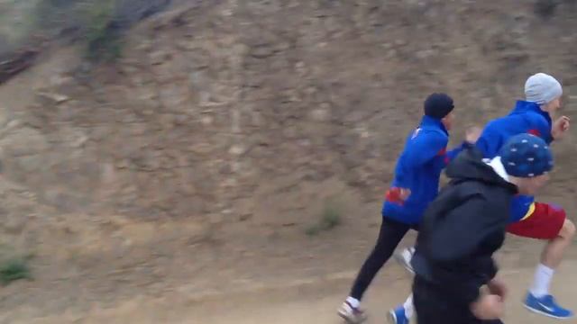 Ruslan Provodnikov and Manny Pacquiao running Grifith Park Mountains MOV смотреть онлайн