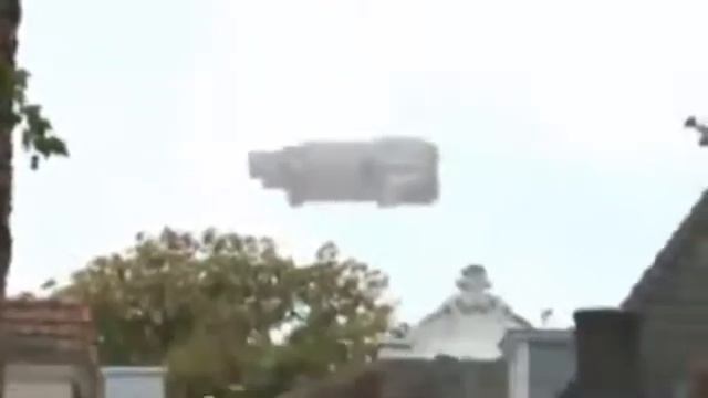 Большой НЛО на Голландией смотреть онлайн