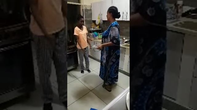 43. Африка Кения. В гостях у "Моя солнечная Кения" смотреть онлайн