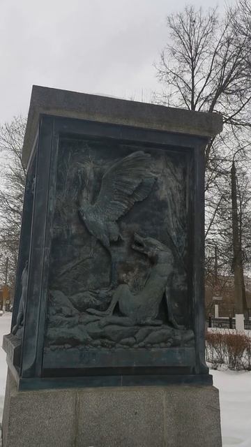 Крылов и его басни. Krylov's fables. #басни #басникрылова #тверь #прогулкипотвери #россия #весна202