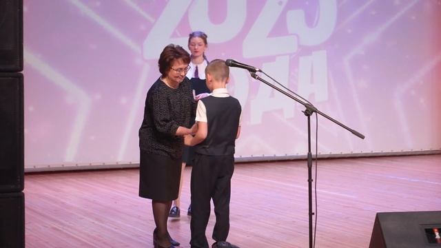 Звёзды пятой школы смотреть онлайн