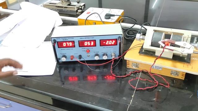 HALL EFFECT EXPERIMENT DEMO BY DR. DIGAMBAR SAPKAL смотреть онлайн