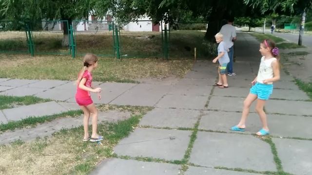 Летять тапки.......Космос - Наш