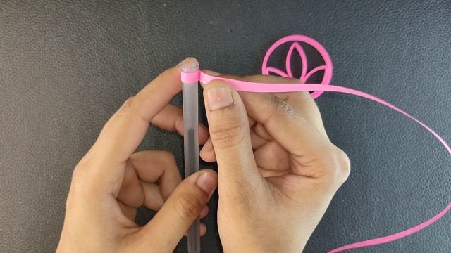 Easy paper Earrings. Stylish tassel earrings made out of paper. Quilled Earrings. quilliedearrings