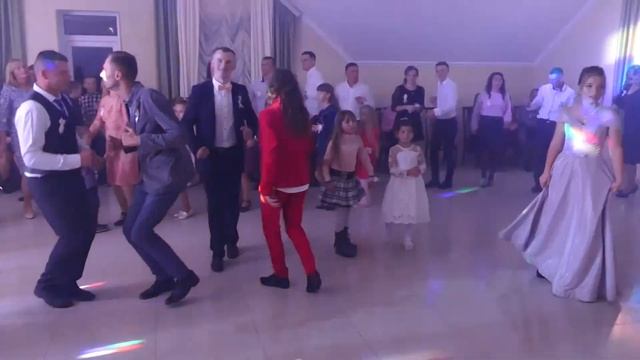 САМА П'Ю, САМА НАЛИВАЮ // ВЕСІЛЬНІ ДВІЖОВІ ТАНЦІ // ПЕТРАНКА // 26|10|2019 смотреть онлайн