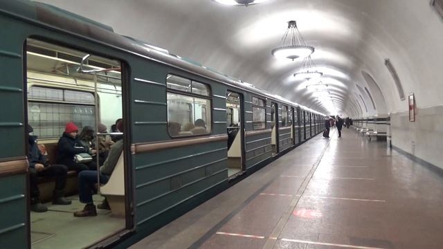 Станция м.Алексеевская электропоезд Номерной смотреть онлайн