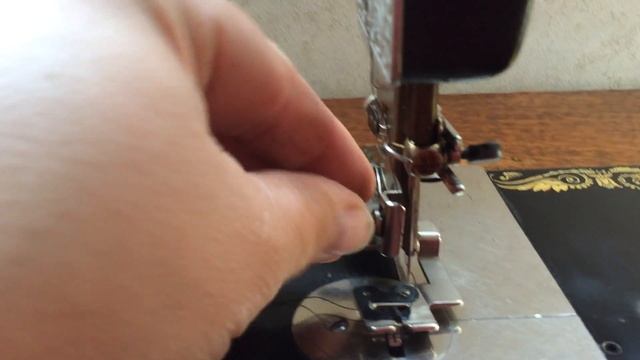 Singer lock stitch ZigZag attachment installation for antique sewing machines. смотреть онлайн
