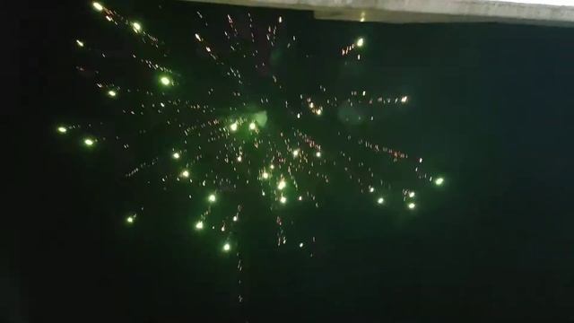 #Diwali #crackers #shorts                           Mercury 120 shots cake. смотреть онлайн