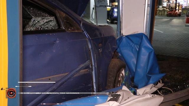 На въезде в Днепр Chevrolet влетел в заправку: пострадали 2 человека смотреть онлайн