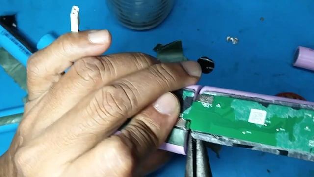 ILIFE V5s PRO ROBO VACCUME CLEANER లో బ్యాటరీలను మార్చడం నేర్చుకుందాం LEARN TO REPLACE BATTERIES смотреть онлайн