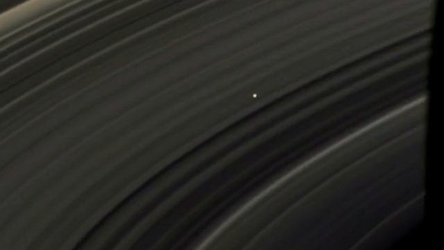 Cassini Photographs Venus from Saturn смотреть онлайн