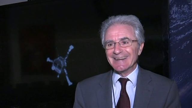 Spacecraft on Comet Wakes Up After 7 Months смотреть онлайн