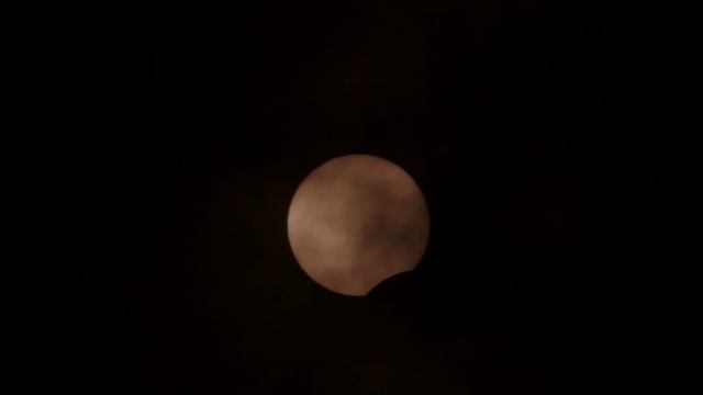 Total Eclipse close-up смотреть онлайн