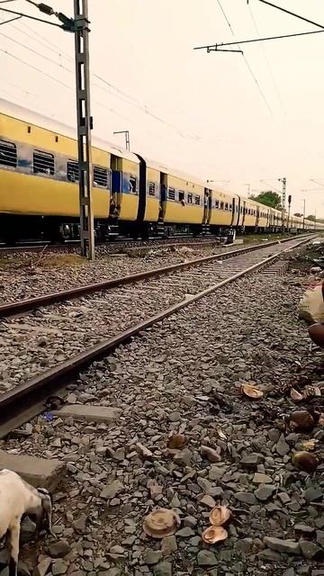 #shilpi_raj_song #viralvideo #shorts #barh #bakhtiyarpur #station #train #loko #pilo смотреть онлайн