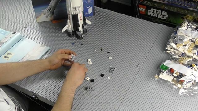 Lego Ideas Let's Build: NASA Apollo Saturn V 21309 смотреть онлайн