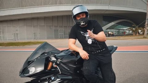 Как научиться ездить на заднем колесе за 15 минут - Обучение Вилли на мотоцикле для новичка