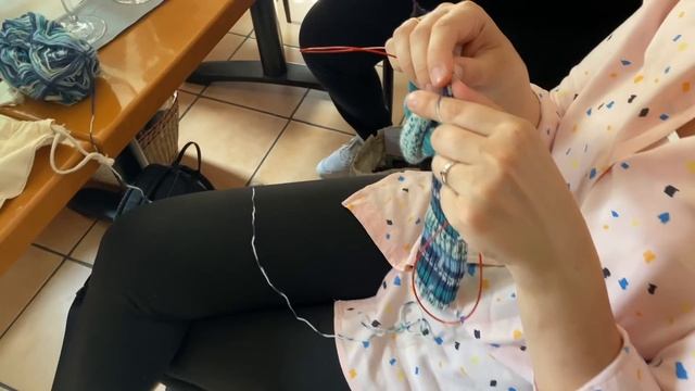 Первая вязальная встреча в Гамбурге / Вяжут все. #stricken #вязание #knitting смотреть онлайн