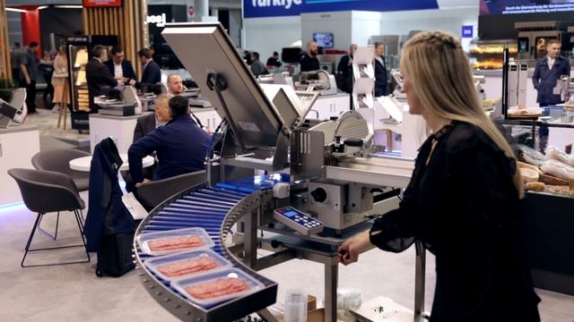 GRAEF Professional – VA800 Series - options Interleaver, swiveling table, turntable смотреть онлайн