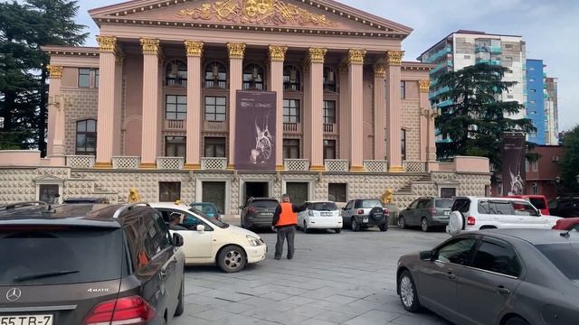 RUSTAVELI PROSPEKT MONUMENT NEPTUN смотреть онлайн