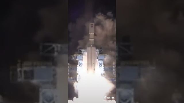 УГРОЗА ИЗ КОСМОСА. НАС НЕ ДОГОНИШЬ! смотреть онлайн