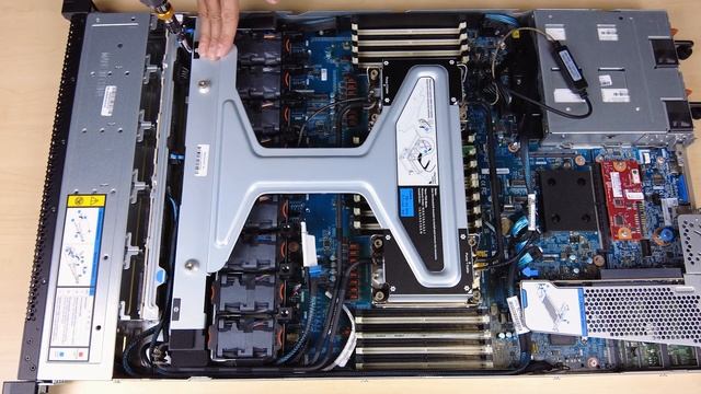 Lenovo ThinkSystem SR630 V3 removing a Lenovo Neptune liquid assisted cooling module