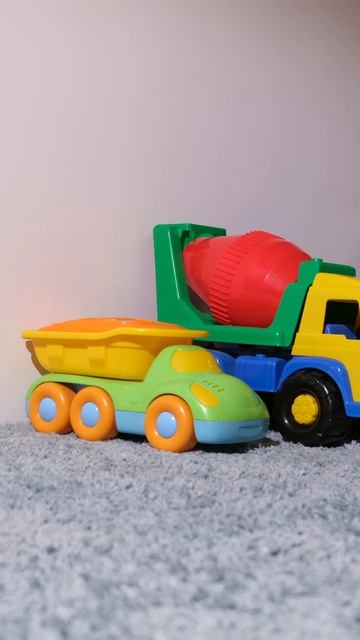 Строительные машинки выезжают со стоянки смотреть онлайн