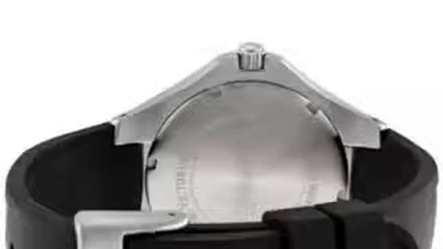 Victorinox Swiss Army Men's 241462 Base Camp Black Watch смотреть онлайн