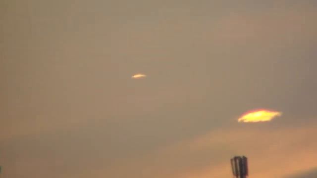 Нло в виде облачной сферы. Минске /ufo in the form of a cloud sphere.Minsk.Belarus15.08.2014 смотреть онлайн
