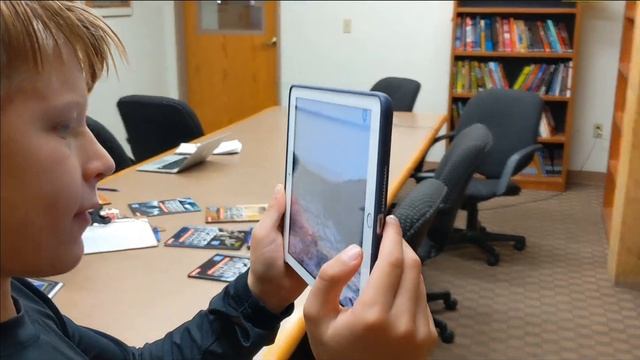 Space in Action: Augmented Reality Books from Lerner Publishing Group смотреть онлайн