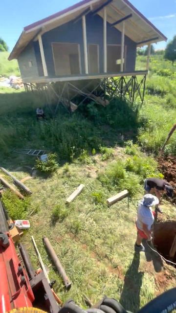 Так выглядит бурение колодезной шахты сверху - сто стороны оператора буровой установки смотреть онлайн