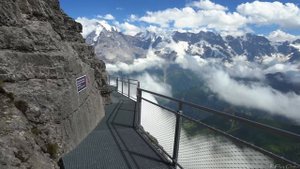 Захватывающая прогулка по Биргу и прогулка по горизонту Швейцарии 4K