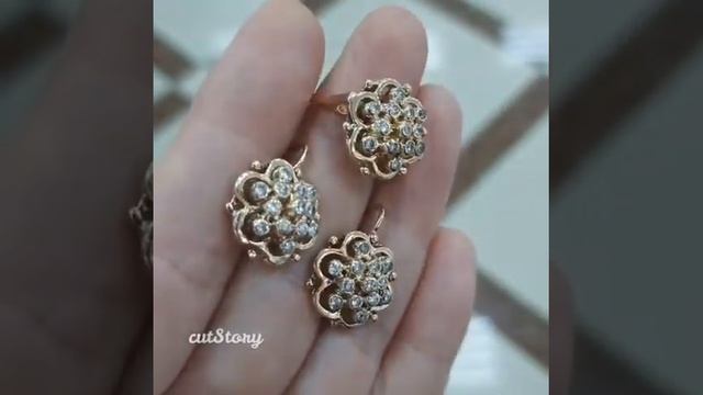 Золотой комплект, Проба 585 ,Размер кольца 18, Вставка Цирконы,Вес 10,8 гр , Цена 36 тысяч рублей смотреть онлайн