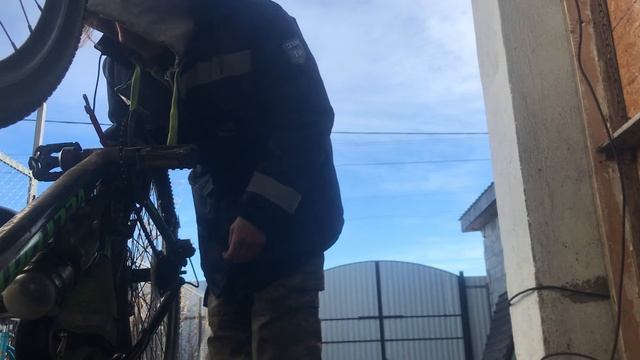 Как снять заднее колесо смотреть онлайн