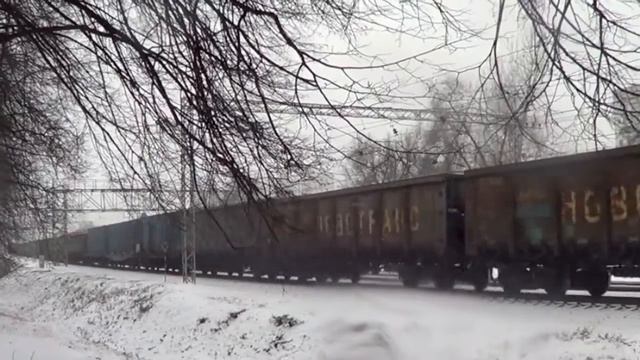 ВЛ10-781 с грузовым поездом:-