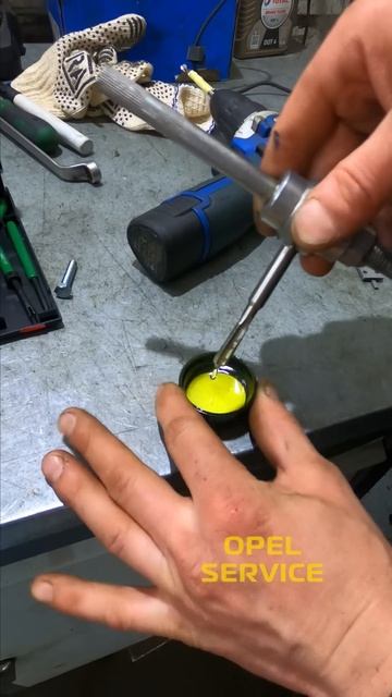 Repair of a stripped thread on an aluminum cylinder block #shorts смотреть онлайн