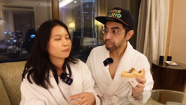 Are Korean UFO burgers actually good? 🛸 『Choayo? Ep. 26: UFO Burger Mnl』 | [ENG SUB] смотреть онлайн