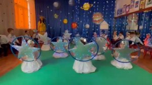 Космический танец с обручами