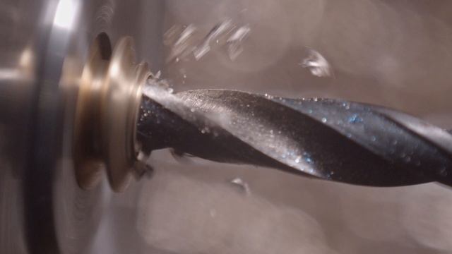 Drilling small worm with 3mm conus hole (macro + slow motion sequence) 4k resolution смотреть онлайн