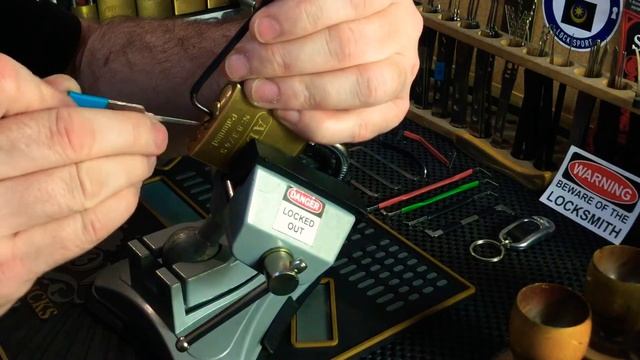 (163) ABUS 83/45 Padlock with 1000 Series Core #StockLockSunday смотреть онлайн