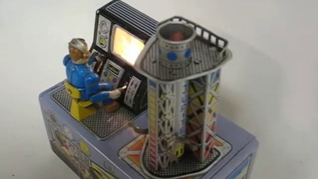1955 Nomura Jupiter Rocket Launching Pad Station Tin Battery-op Works смотреть онлайн