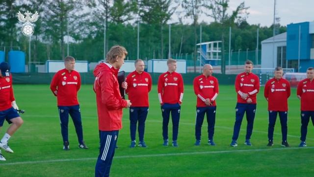 СБОРНАЯ РОССИИ - СБОРЫ ДЕНЬ 2 - НОВОГОРСК , ЗНАКОМСТВО С ТРЕНЕРСКИМ ШТАБОМ#НАШИПАРНИ#РОССИЯКАРПИН