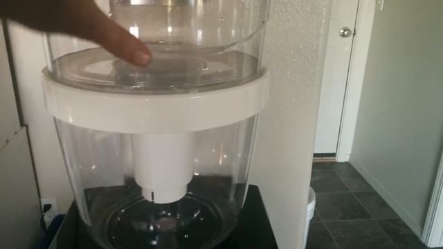 New Air Water Dispenser and Filtration Bottle смотреть онлайн