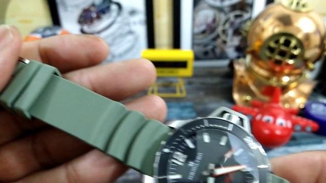 Hamilton H77825331 Khaki Navy Frogman Automatic Green Strap