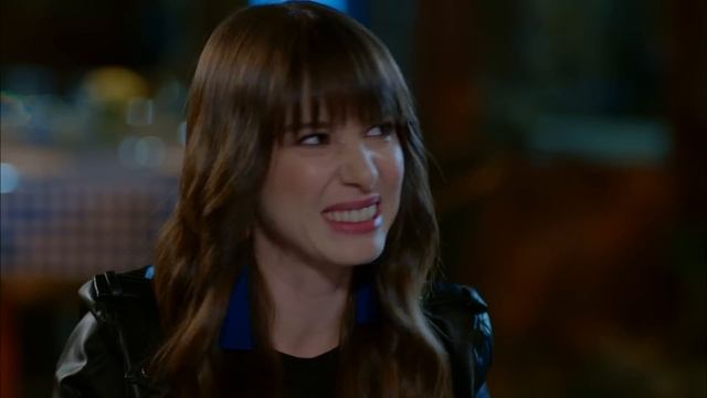 Nazlı ve Ferit Akşam Yemeğinde - Dolunay смотреть онлайн