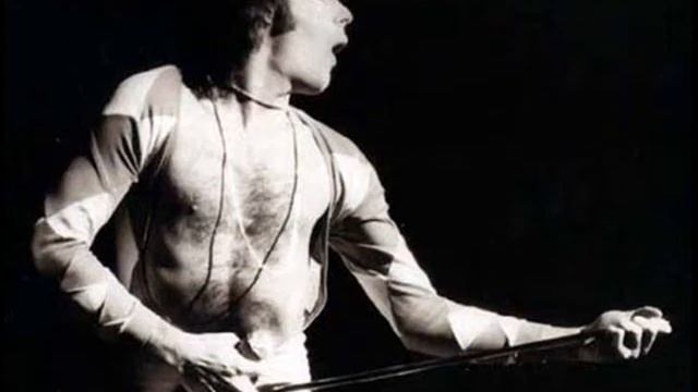 Bohemian Rhapsody(Until end of guitar solo).London 77 смотреть онлайн