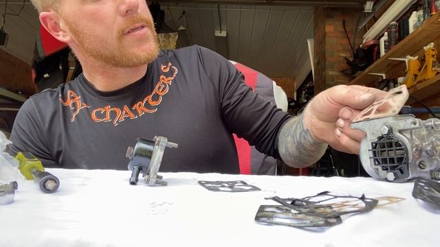 1970’s mercury 20hp 2stroke fuel pump rebuild and carb clean смотреть онлайн